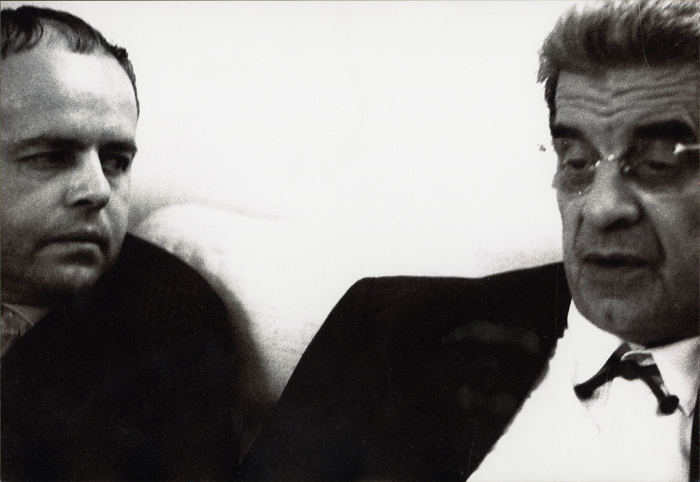 Elvio Fachinelli a sinistra e Jacques Lacan a destra (© Lisetta Carmi 1969, Collezione privata)