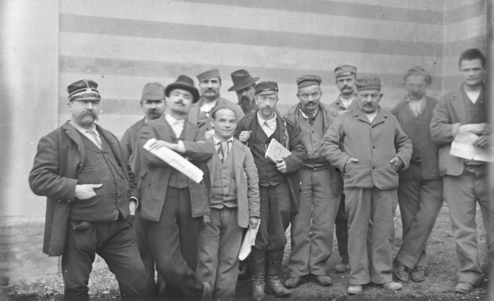 Foto di gruppo di alcuni degenti uomini, s.d.