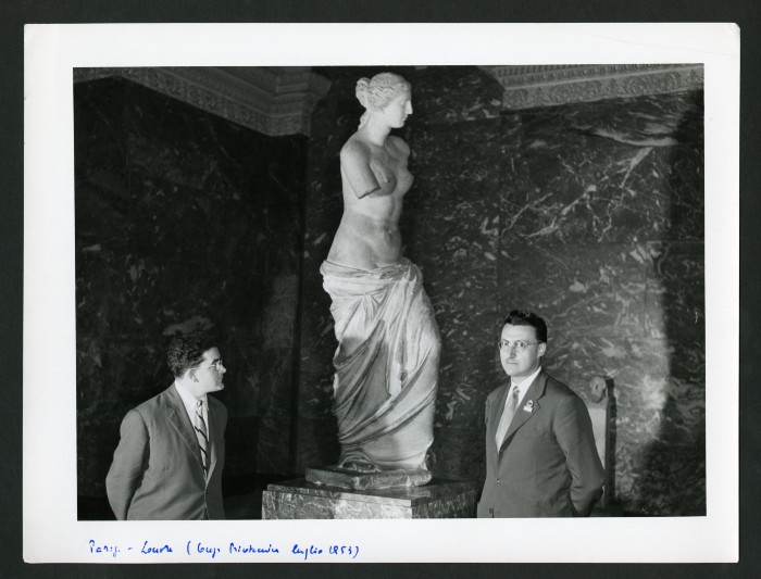 Origlia in visita al Louvre in occasione del Congresso di psicotecnica tenutosi a Parigi nel 1953
