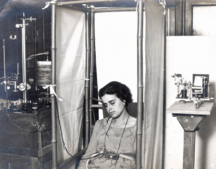 Esperimento con lo pneumografo di Marey (Archivio Benussi, b. 15, fasc. 4)