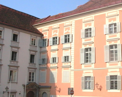 Altra veduta dell'edificio della Alte Universität di Graz