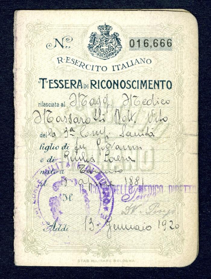 Tessera di riconoscimento dell'Esercito italiano rilasciata al maggiore medico Vito Massarotti, 13 gennaio 1920 (Archivio Massarotti, b. 1, fasc. 20)
