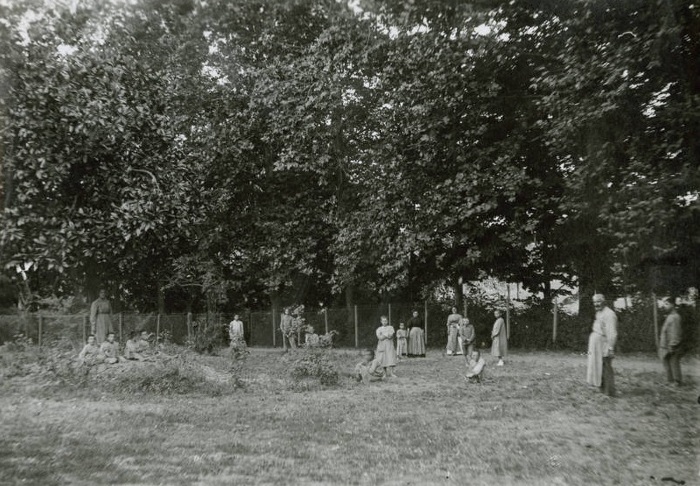 Vita in manicomio (Aspi, Fondo Ferrari)