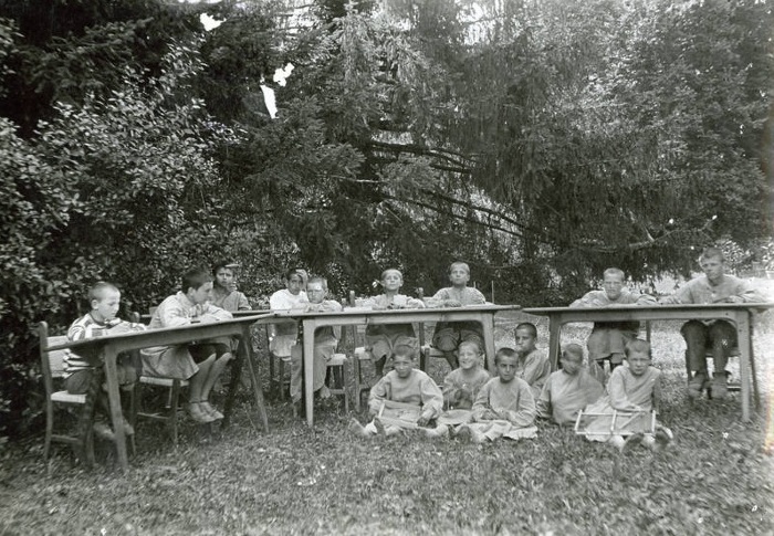 Vita in manicomio (Aspi, Fondo Ferrari)