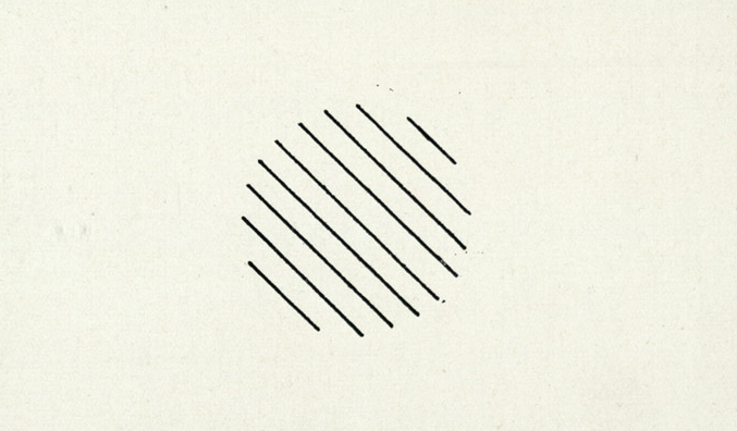 Fenomeno del contrasto. Aumentando lo spessore delle linee trasversali, il fenomeno rilevato nella fig. 1 si inverte: il grigio delle linee interne al cerchio diviene più chiaro di quello esterno. In luogo dell'eguagliamento torna a prodursi il fenomeno del contrasto (Aspi, Fondo Musatti)